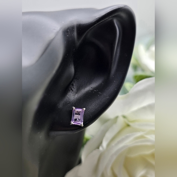 CUTE BOXY STUDS - Picture 3 of 4